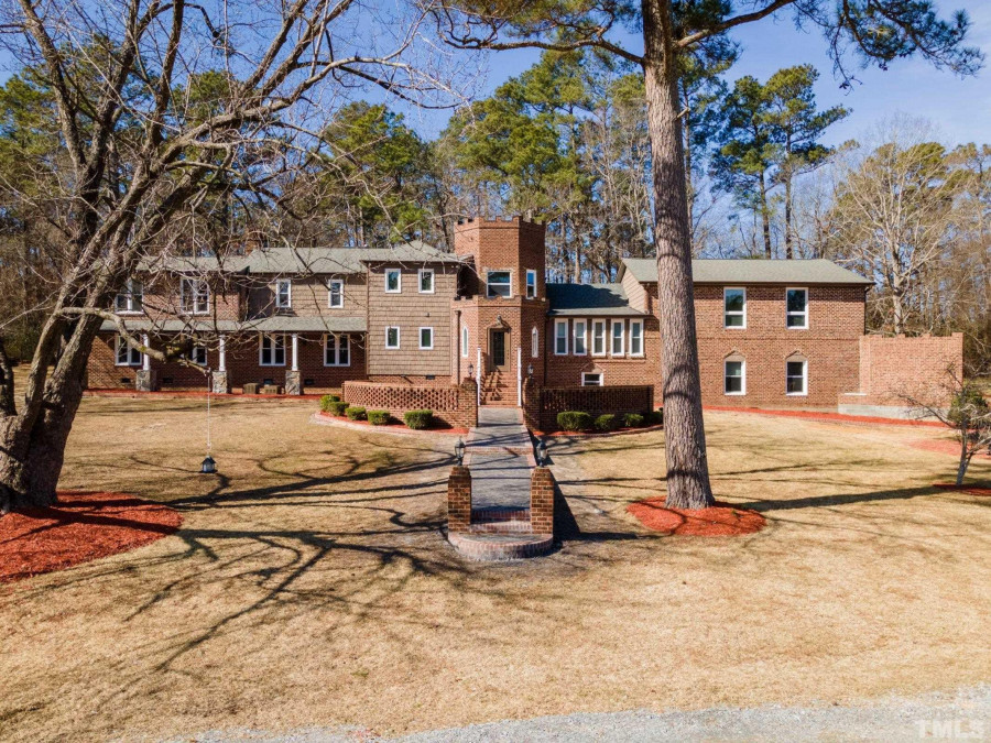 726 Denning Rd Benson, NC 27504