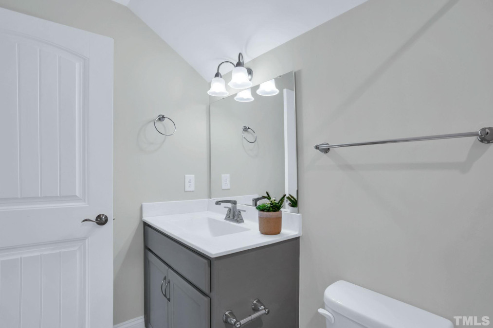 65 Bramble Ln Clayton, NC 27527
