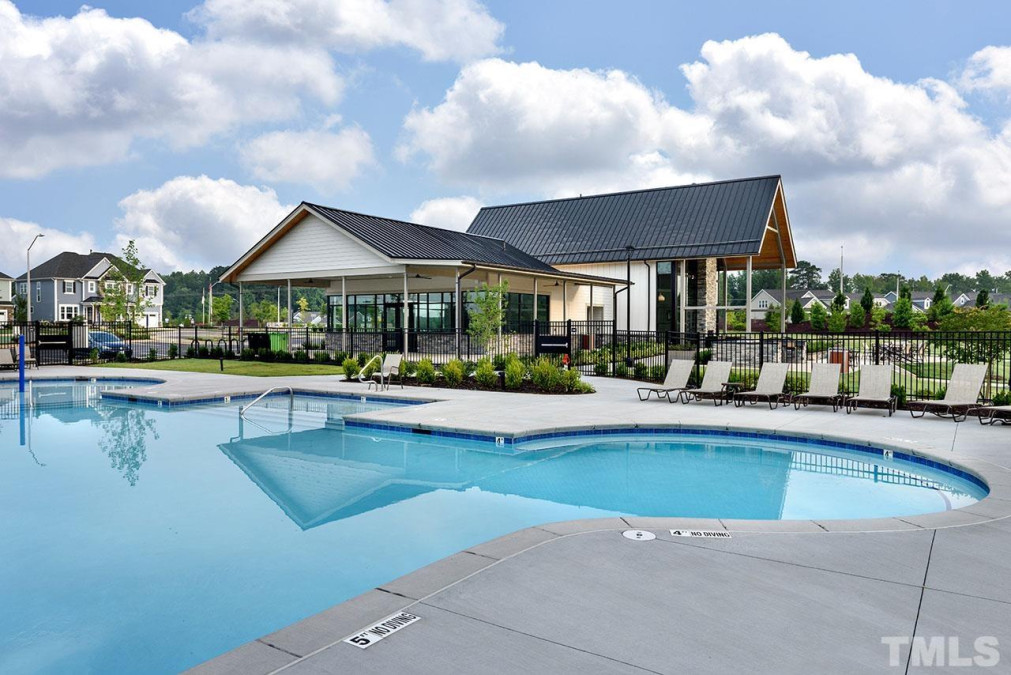129 Clapper Ln Holly Springs, NC 27540