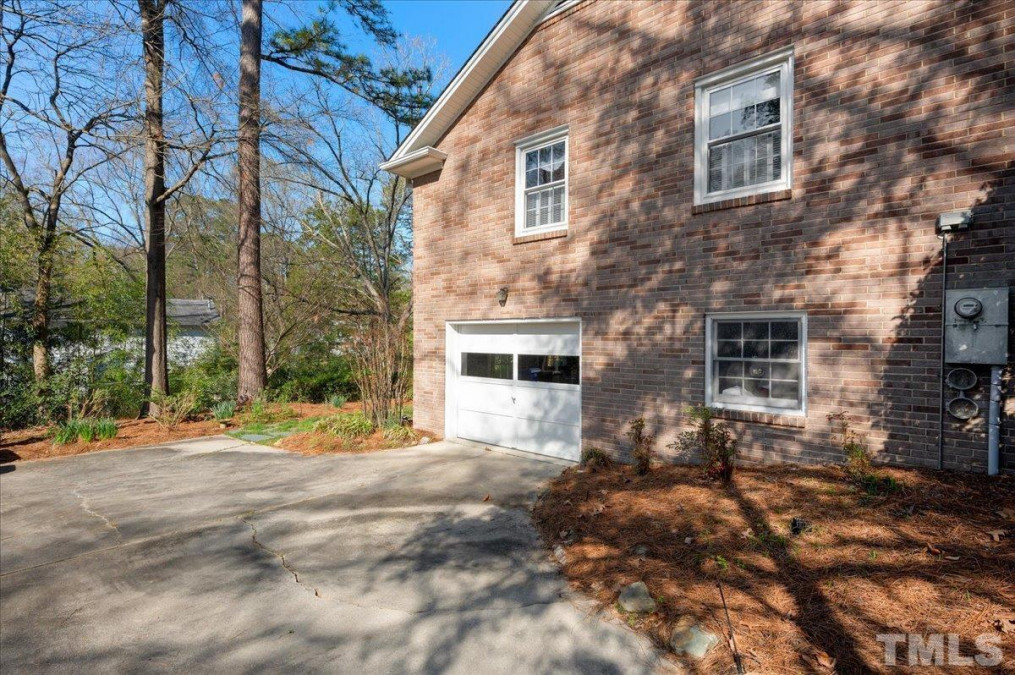 605 Emory Dr Chapel Hill, NC 27517