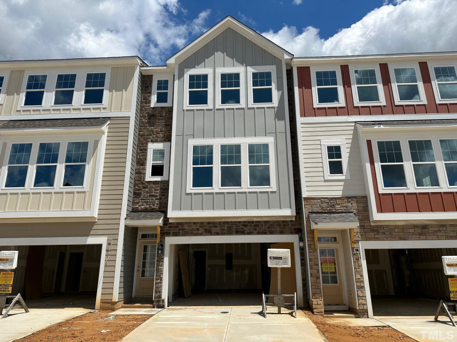 2802 Austin Falls Station Apex, NC 27502