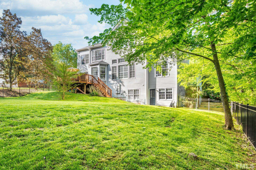 403 Englewood Dr Chapel Hill, NC 27514