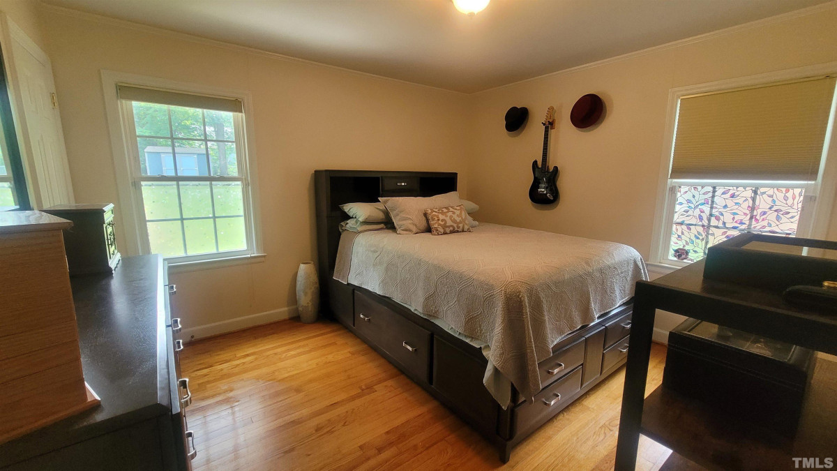 1517 Oakdale Cir Henderson, NC 27536