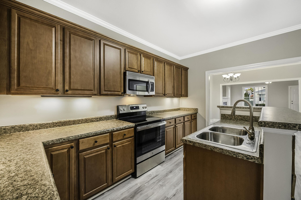 72 Radcliffe Ct, Clayton, NC 27527 Raleigh Realty