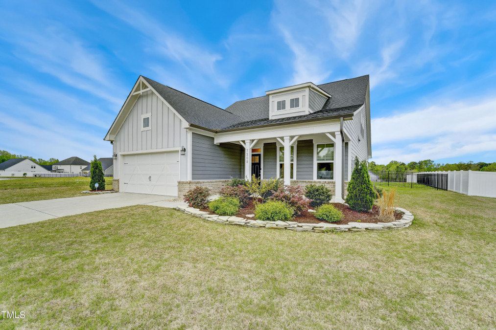 7208 Cabernet Franc Dr Willow Springs, NC 27592