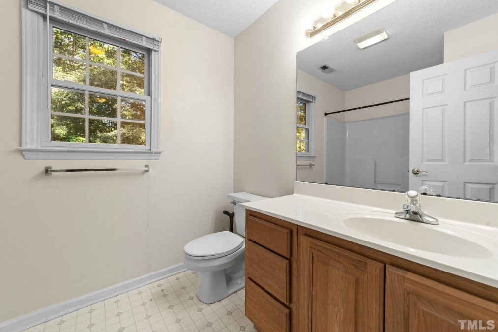2700 Brians Ln Hillsborough, NC 27278