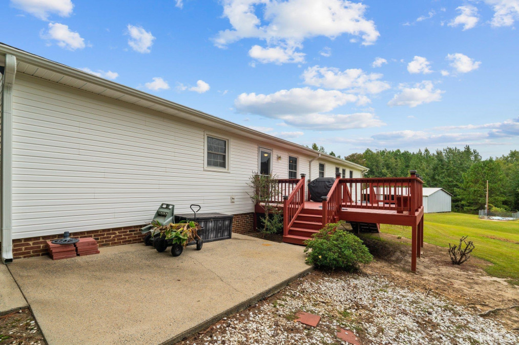 144 Onslow Stephenson Rd Willow Springs, NC 27592