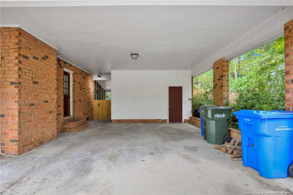 2019 Forest Hill Dr Fayetteville, NC 28303