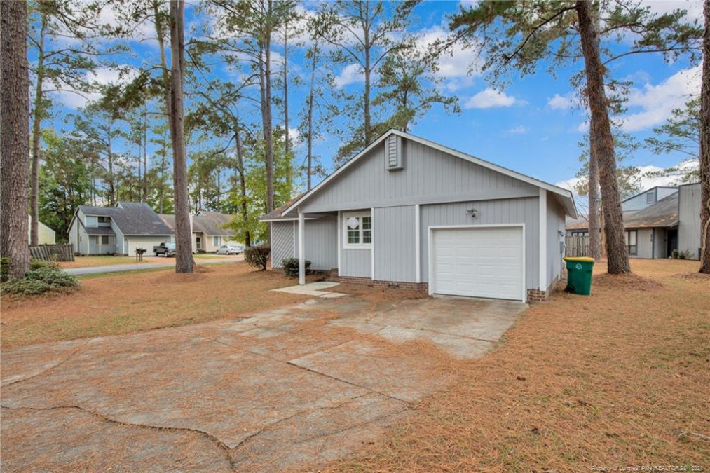 112 Carol Cir Lumberton, NC 28358