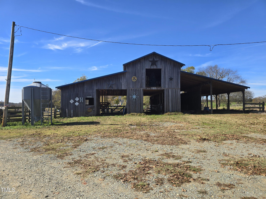 379 John Deere Ln Bear Creek, NC 27207