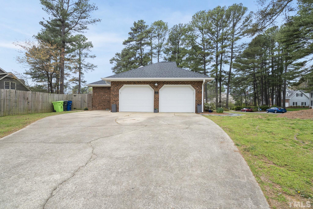 7221 Stonehenge Dr, Raleigh, NC 27613 Raleigh Realty