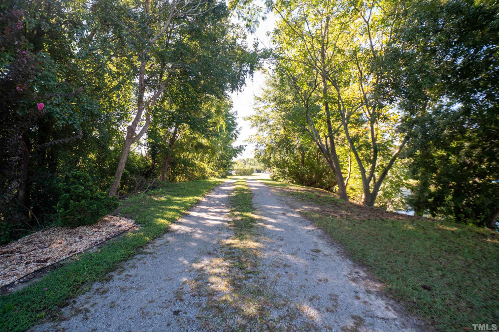 128 Edmondson Dr Willow Springs, NC 27592