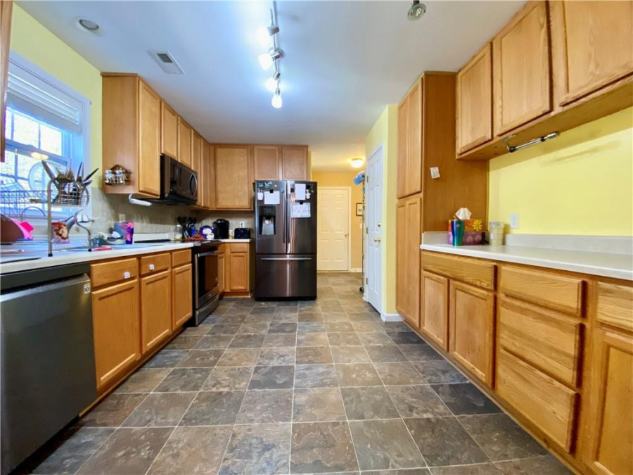 427 Fernway Dr, Burlington, NC 27217 Raleigh Realty