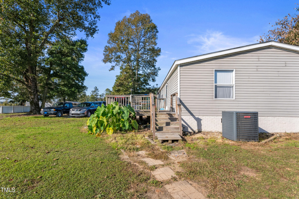 205 Shelby Ln Siler City, NC 27344