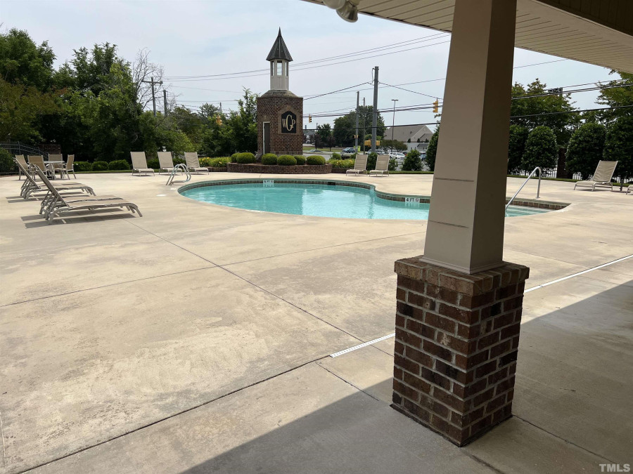 2704 Jamestown Ct Burlington, NC 27215