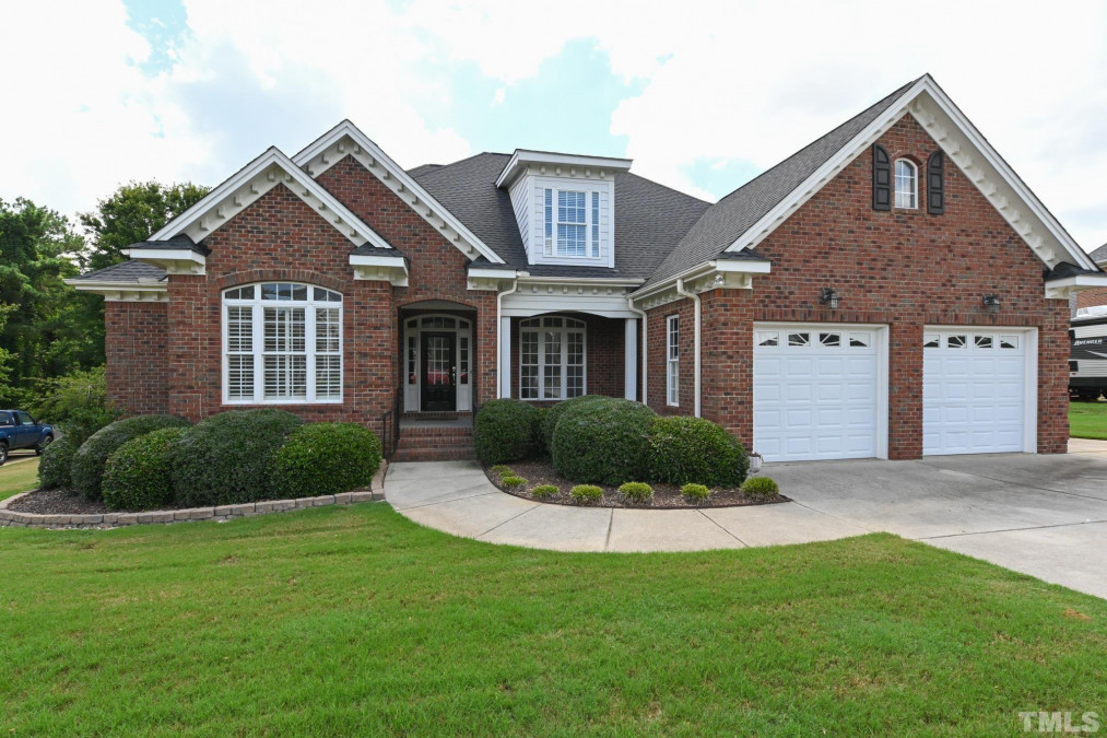 372 Broadmoor Way, Clayton, NC 27520 Raleigh Realty