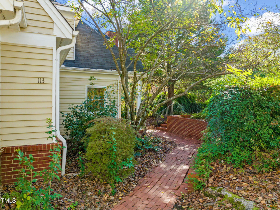 113 Cameron Glen Dr Chapel Hill, NC 27516