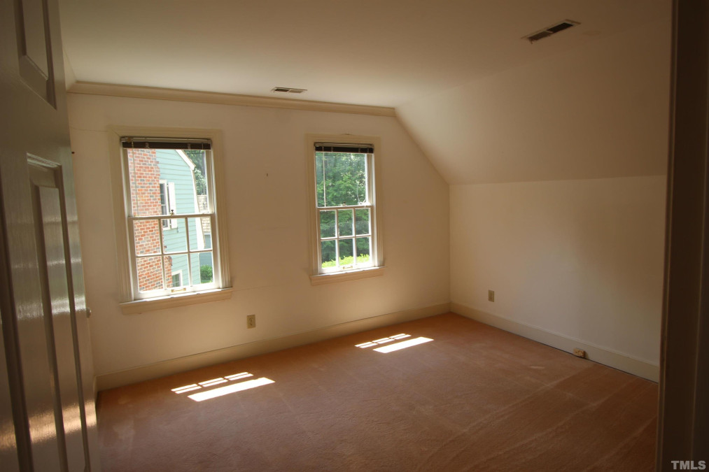 119 Palace Green Cary, NC 27518