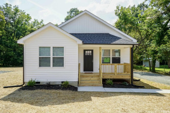 201 Robin Ln Graham, NC 27253
