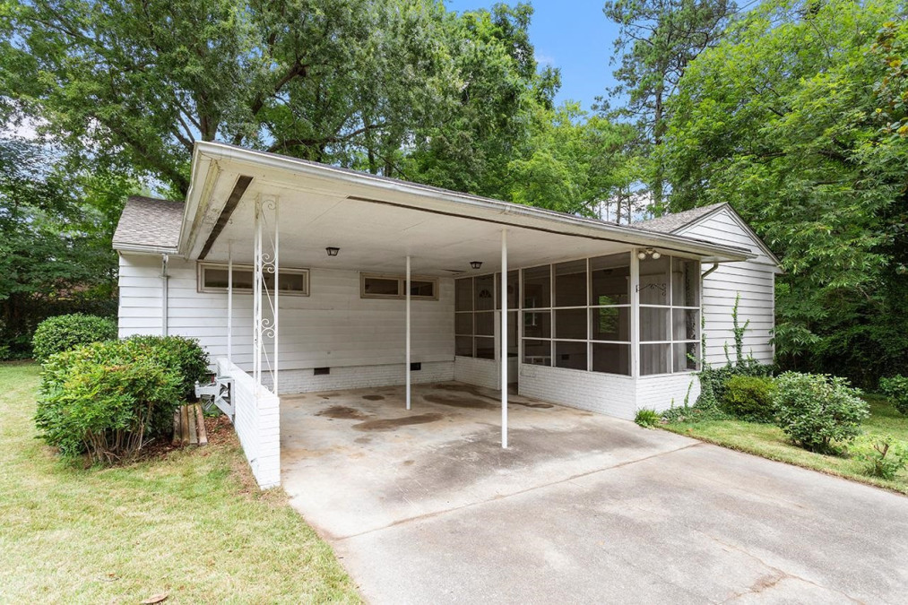 118 Clarendon Crescent, Raleigh, NC 27610 Raleigh Realty