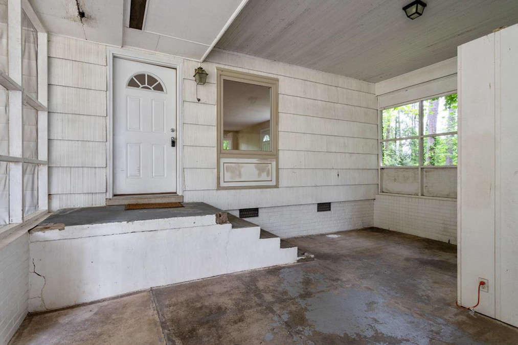 118 Clarendon Crescent, Raleigh, NC 27610 Raleigh Realty