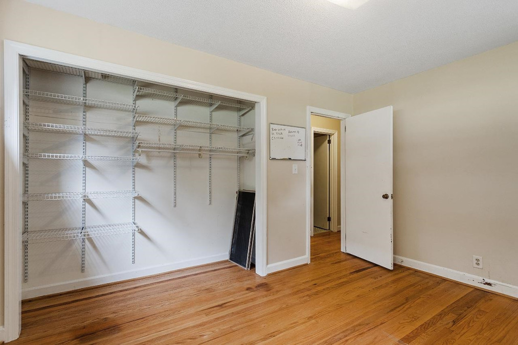 118 Clarendon Crescent, Raleigh, NC 27610 Raleigh Realty