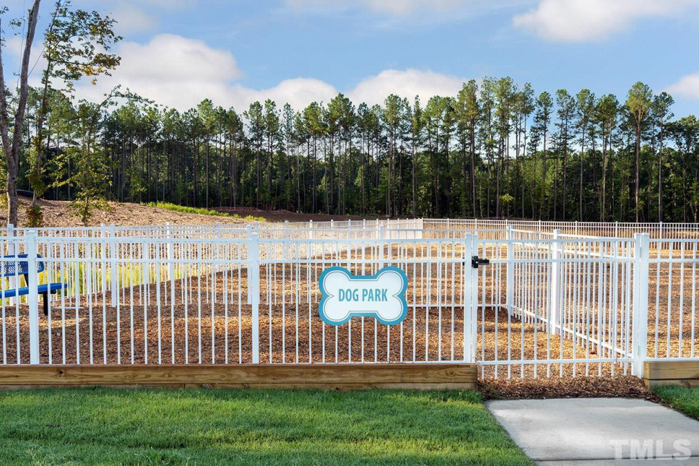 2546 Hutch Ln Apex, NC 27523