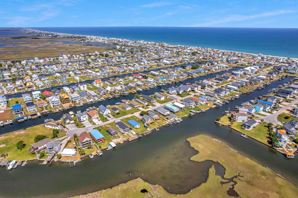 3065 Third St Surf City, NC 28445