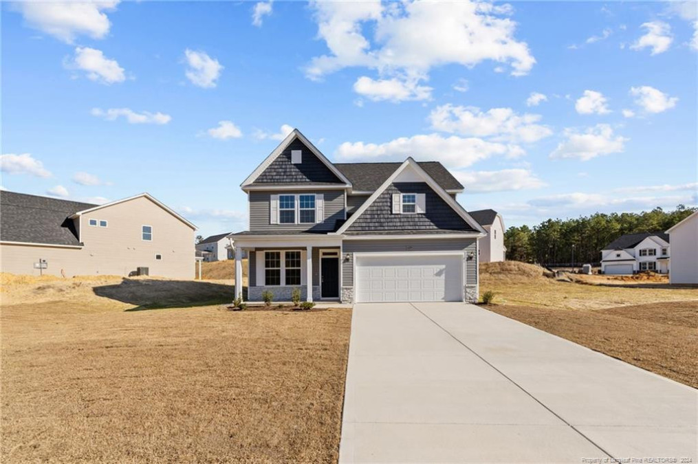 629 Southerland Peak Dr Raeford, NC 28376