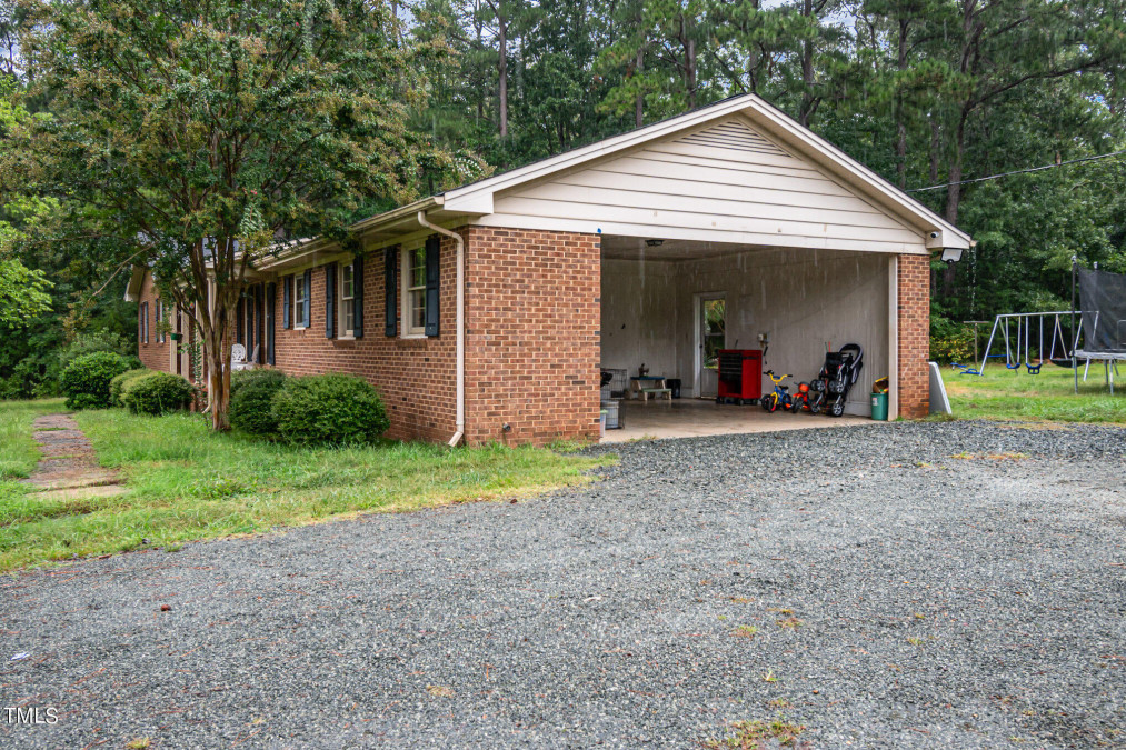 2127 Nc 61  Liberty, NC 27298