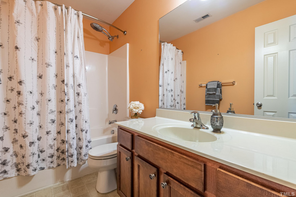 216 Trevor Rg Holly Springs, NC 27540
