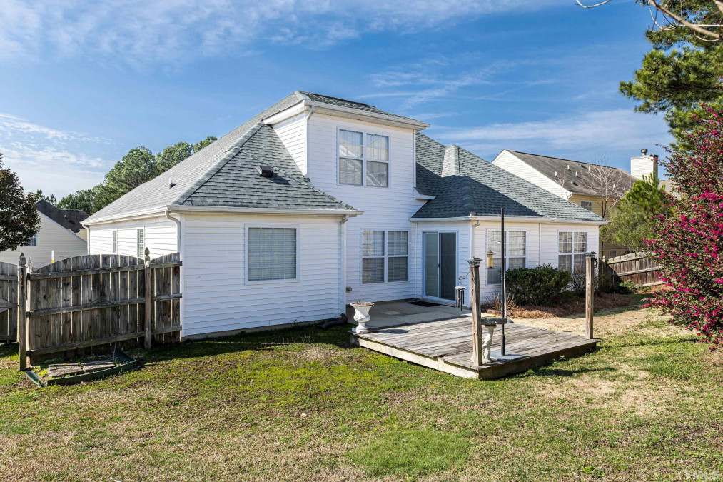 216 Trevor Rg Holly Springs, NC 27540