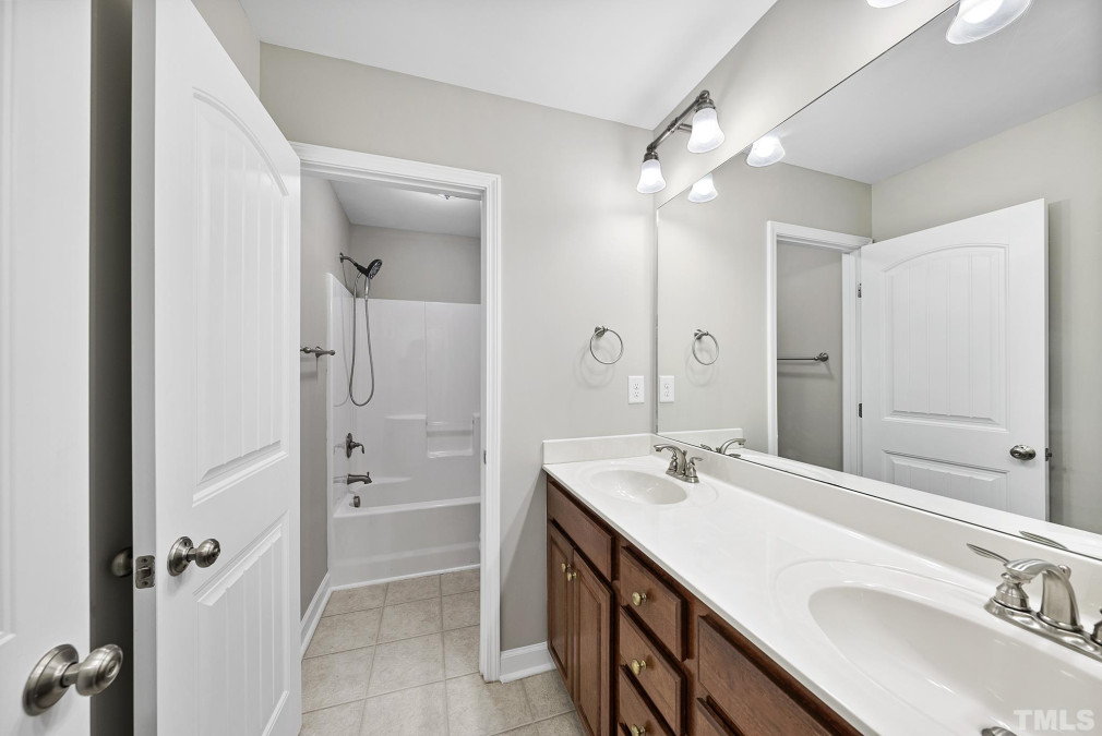 1002 Steelhorse Dr Fuquay Varina, NC 27526