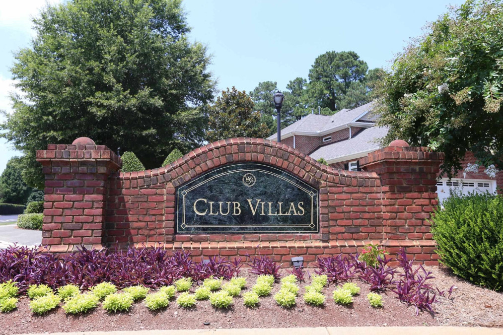 2318 Carriage Oaks Dr Raleigh, NC 27614