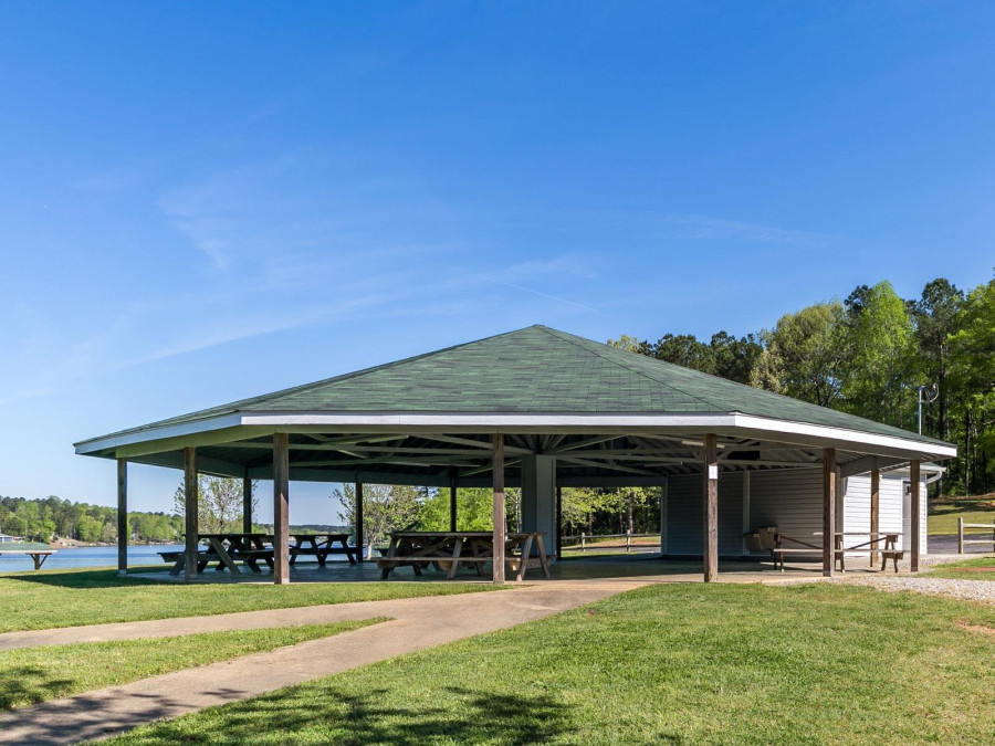 242 Shawnee Dr Louisburg, NC 27549