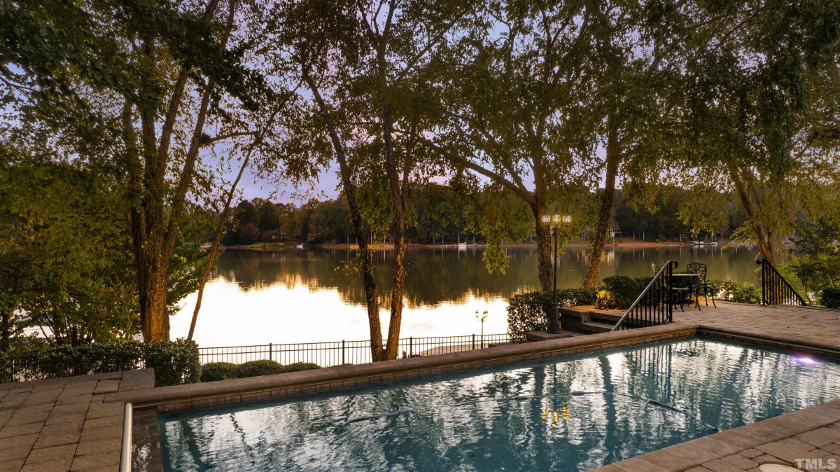 222 Lochwood West Dr, Cary, NC 27518 Raleigh Realty