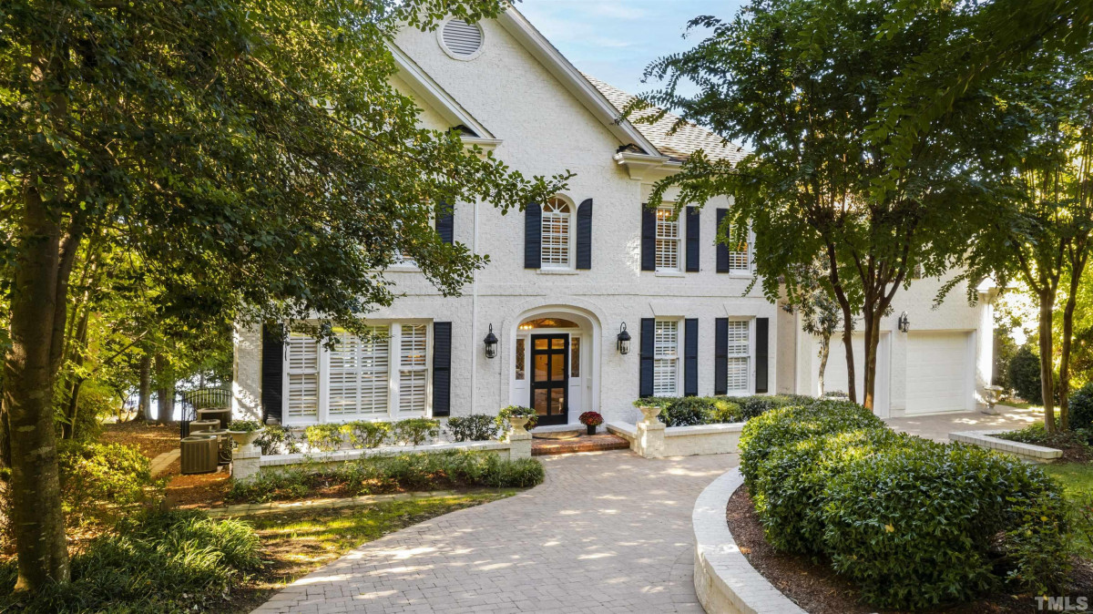 222 Lochwood West Dr, Cary, NC 27518 Raleigh Realty