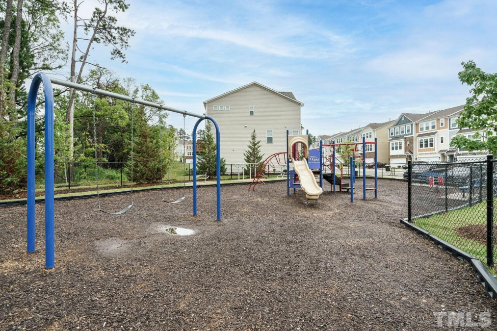 1055 Commack Dr, Durham, NC 27703 Raleigh Realty