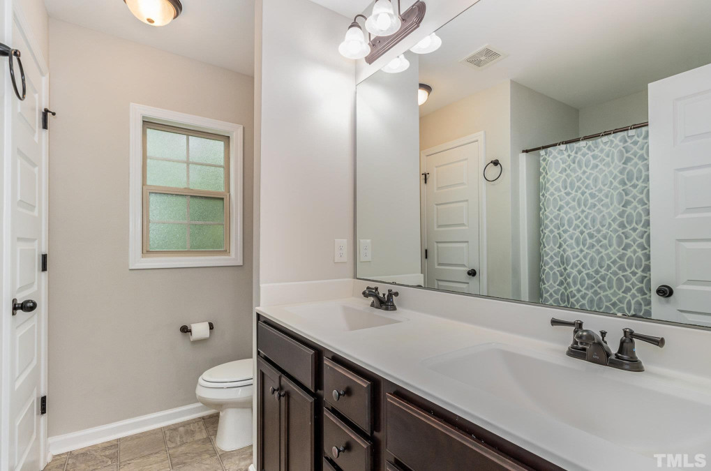 309 Chamberlain Dr Clayton, NC 27527