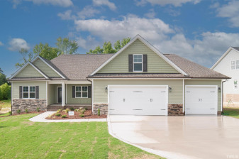 67 Cedarbrook Dr Benson, NC 27504