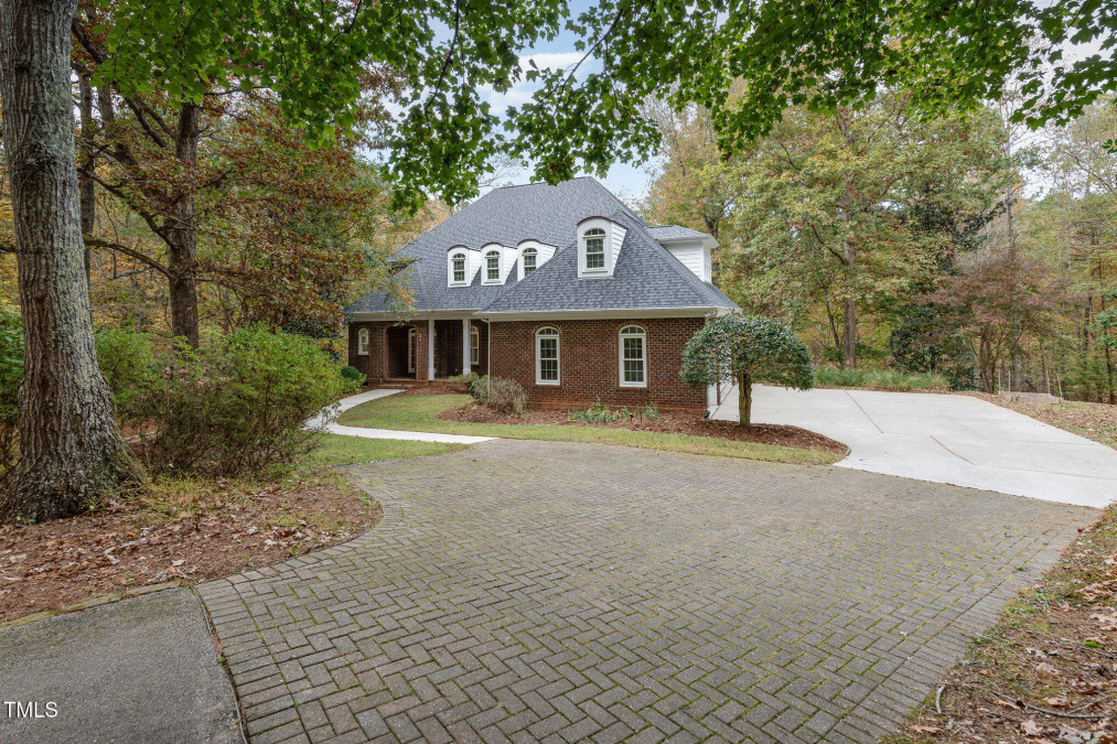 5504 Spring Bluffs Ln Raleigh, NC 27606