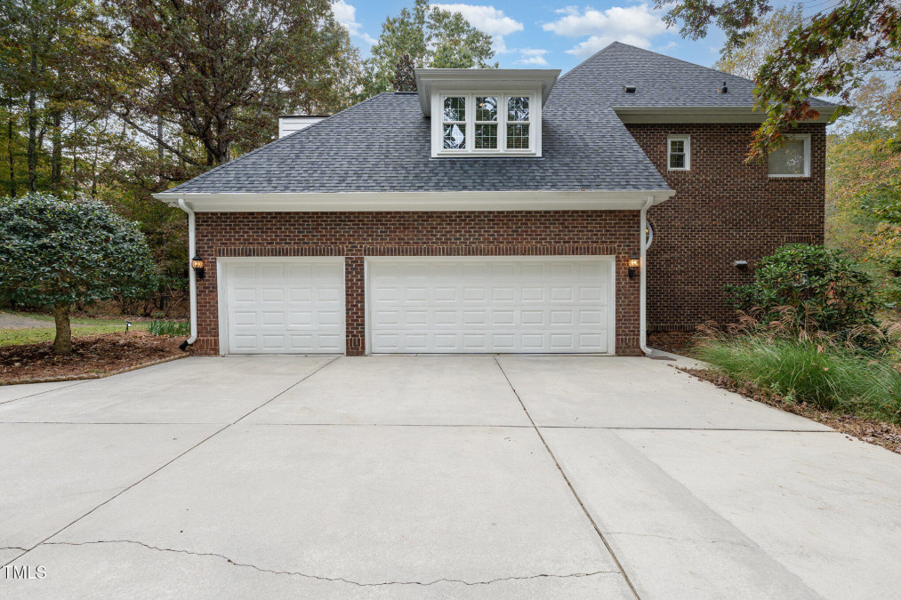 5504 Spring Bluffs Ln Raleigh, NC 27606