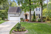 1910 Bearkling Pl Chapel Hill, NC 27517