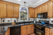 1910 Bearkling Pl Chapel Hill, NC 27517