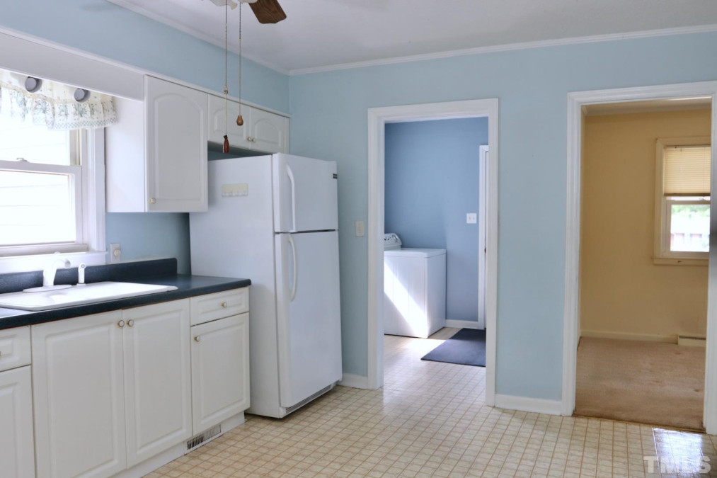 1533 Sherwood Dr Burlington, NC 27215
