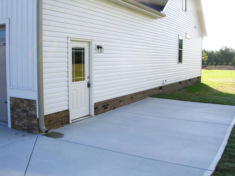 140 Hampshire Ct Four Oaks, NC 27524