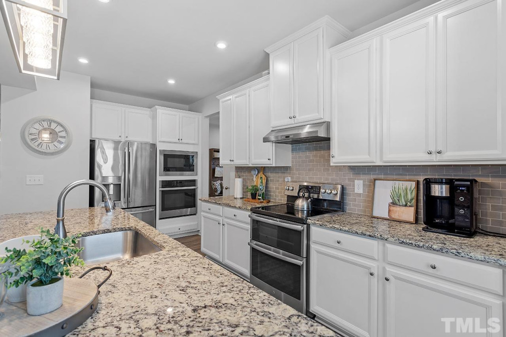 2936 Landon Oaks Ct New Hill, NC 27562