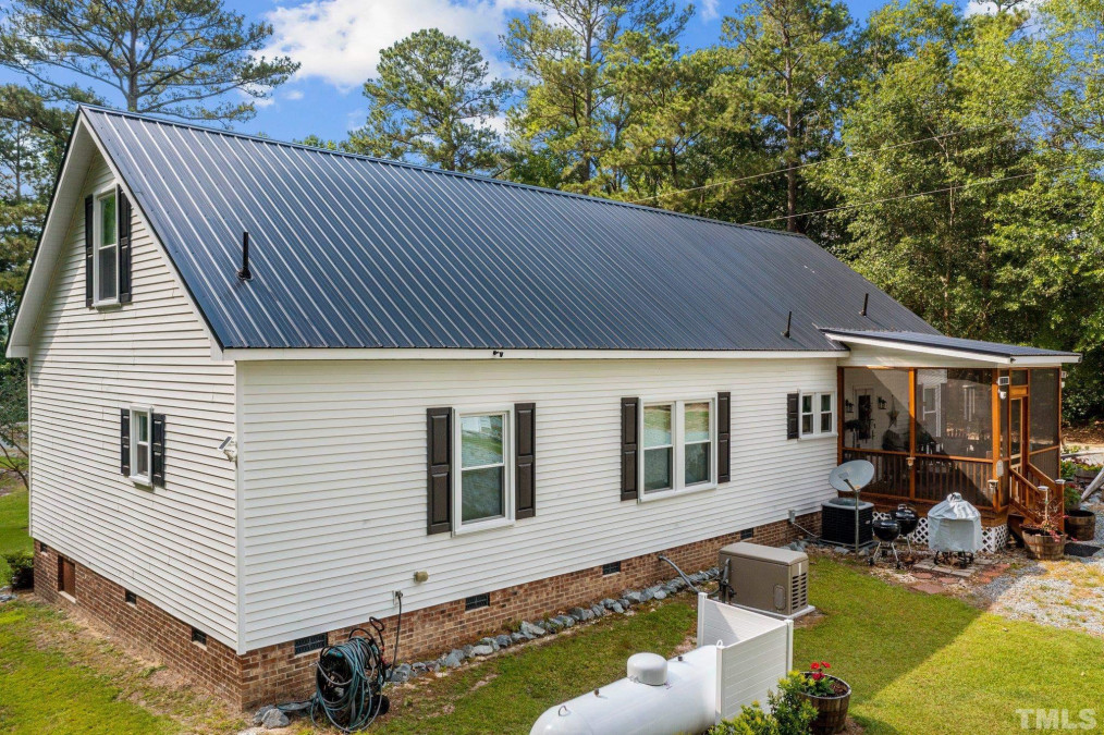 6297 Godwin Lake Rd Dunn, NC 28334