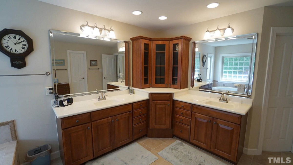 1907 Old London Way Cary, NC 27513