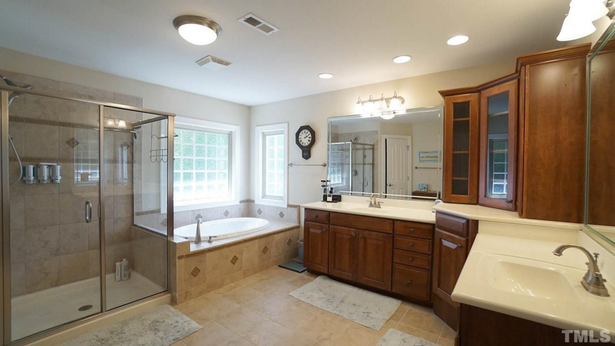 1907 Old London Way Cary, NC 27513